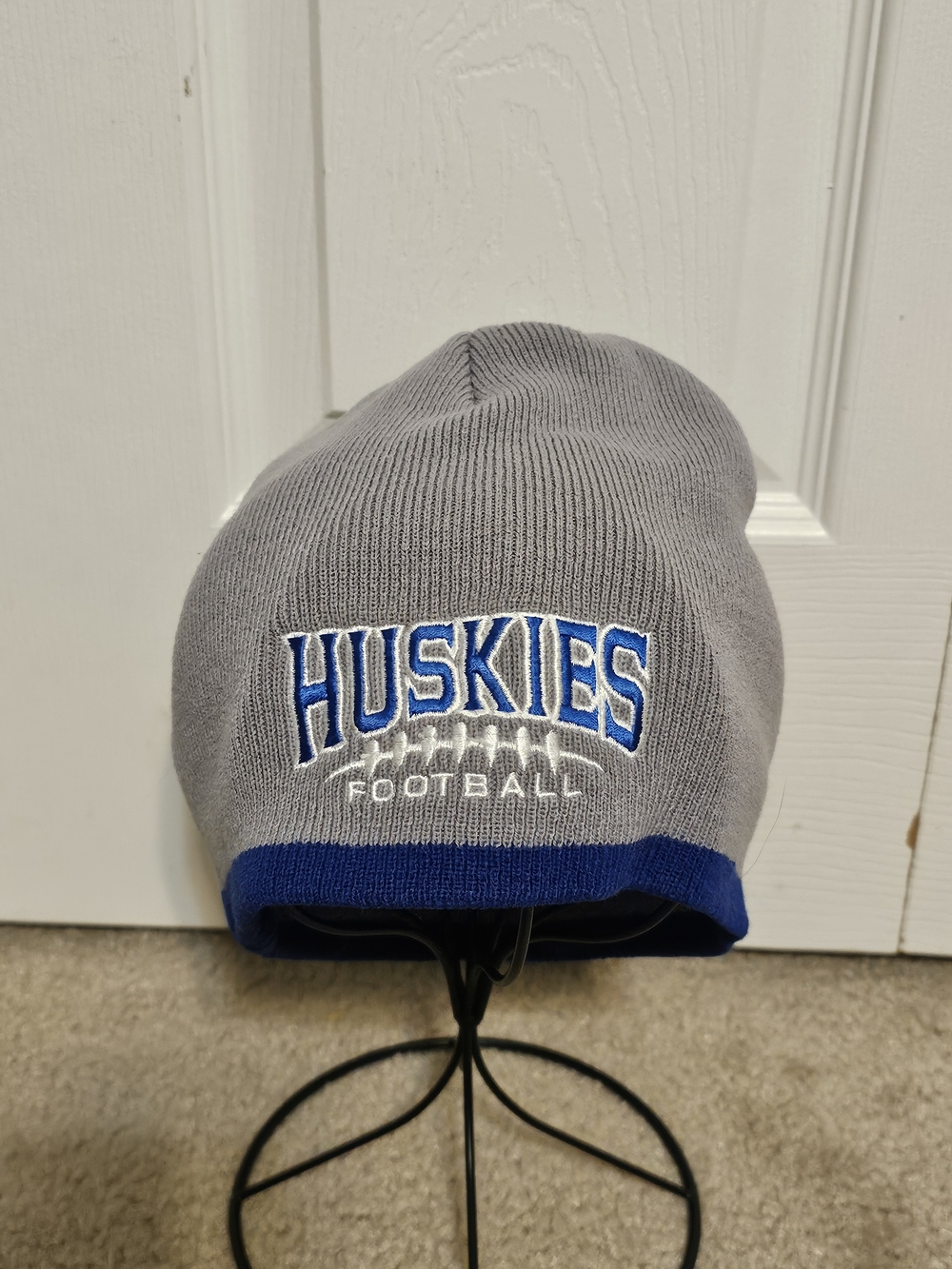 Huskies Football Gray Beanie with Blue Trim